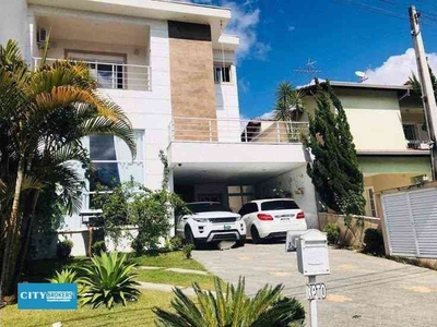 Casa com 4 quartos à venda no bairro Parque Residencial Itapeti, 300m²