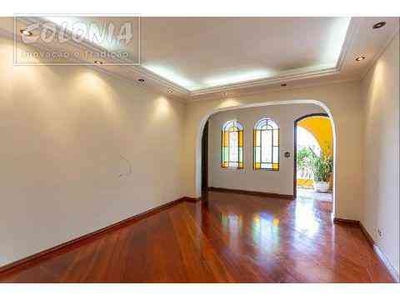 Casa com 4 quartos para alugar no bairro Vila Valparaíso, 190m²