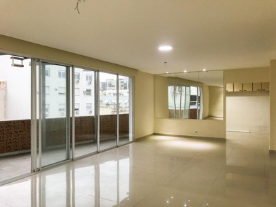 Cobertura Linear 193m2 | 3 quartos com garagem no Flamengo