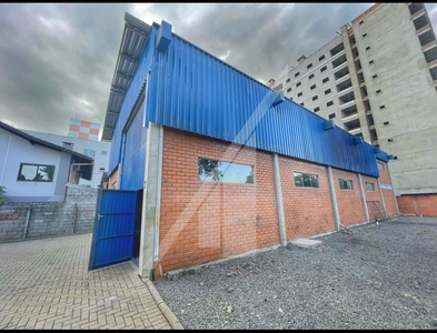 Galpão no Bairro Itoupava Central em Blumenau com 300 m²