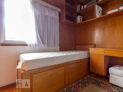 Apartamento com 2 Quartos para alugar, 75m² - Ponte Rasa