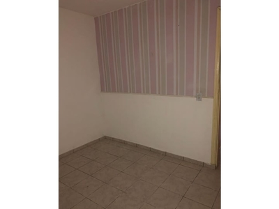 Casa com 2 Quartos e 2 banheiros para Alugar, 120 m² por R$ 1.450/Mês