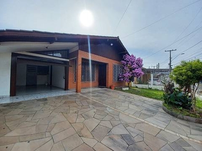 Casa com 3 Quartos para alugar, 125m² - São Miguel