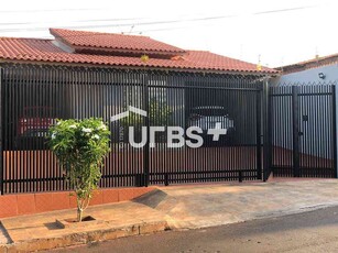 Casa com 4 quartos à venda no bairro Residencial Recanto do Bosque, 300m²