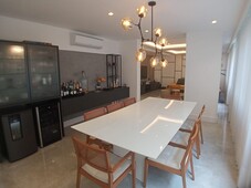 Apartamento à venda em Copacabana com 210 m², 3 quartos, 2 suítes, 1 vaga
