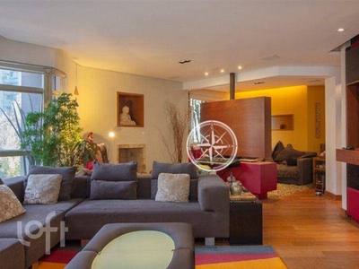 Apartamento à venda em Itaim Bibi com 182 m², 4 quartos, 2 suítes, 3 vagas