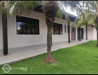 Casa no Bairro Velha em Blumenau com 4 Dormitórios (1 suíte) e 397.71 m²