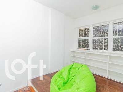 Apartamento à venda em Laranjeiras com 70 m², 2 quartos, 1 suíte, 1 vaga