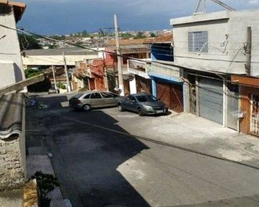 De Queiroz. Casa Com Espaço Amplo e Estrutura Para Mais Construções!