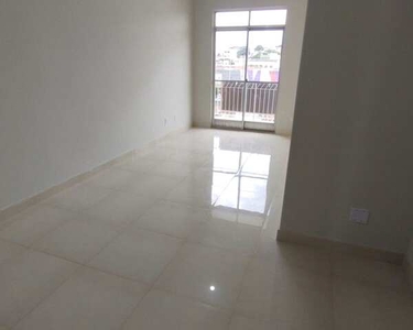 Lindo apto reformado - Vazio - Piso em porcelanato - todo espaçoso