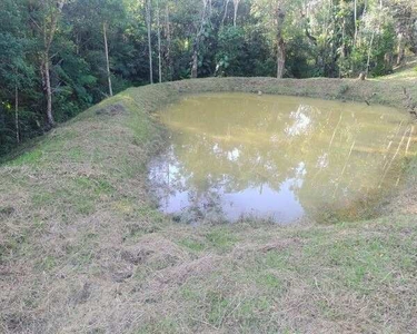 Super chácara com piscina e peixes gramada jardins