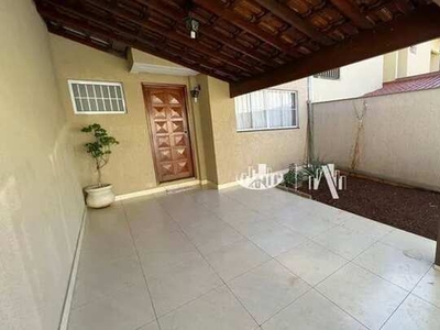 Casa com 3 dormitórios para alugar, 110 m² por R$ 3.200,00/mês - Germany - Londrina/PR