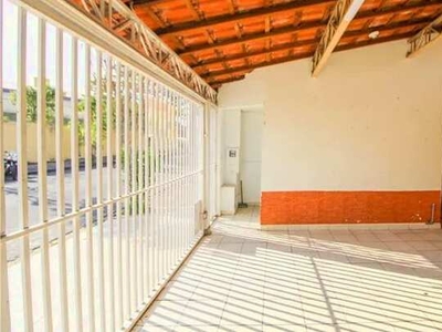 Casa térrea, com 3 quartos e edícula para alugar no Jardim Piazza di Roma