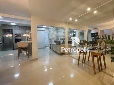 Lindo Sobrado com 4 suítes, sendo uma master à venda, 425 m² por R$ 1.750.000 -110 Plano