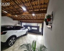 4 dormitórios, 1 suítes, 2 banheiro, 2 vagas na garagem, 96M² de Área Construída