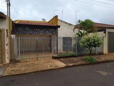 Casa à venda no bairro Centro em Cândido Mota