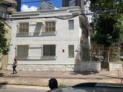 Casa com 5 quartos para alugar no bairro Funcionários, 240m²