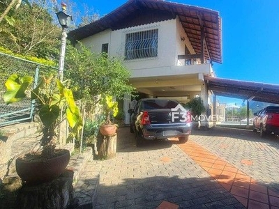 Casa com 4 dormitórios à venda, 261 m² por R$ 1.800.000 - Várzea - Teresópolis/RJ