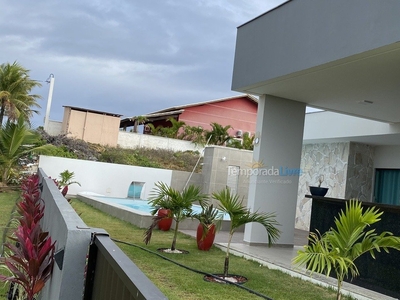 Alugo Casa de praia com piscina no Condominio Aguas de Sauipe.