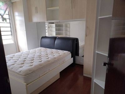 Casa com 3 Quartos e 2 banheiros à Venda, 194 m² por R$ 400.000