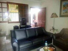 Casa com 3 quartos à venda no bairro Santa Amélia, 82m²