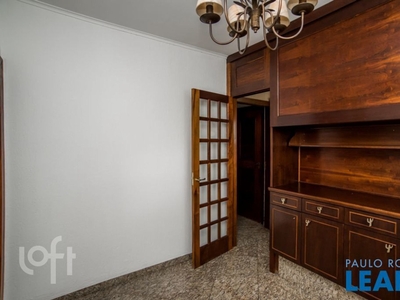 Apartamento à venda em Campo Belo com 220 m², 3 quartos, 3 suítes, 4 vagas