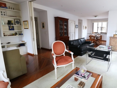 Apartamento à venda em Itaim Bibi com 165 m², 3 quartos, 3 suítes, 3 vagas