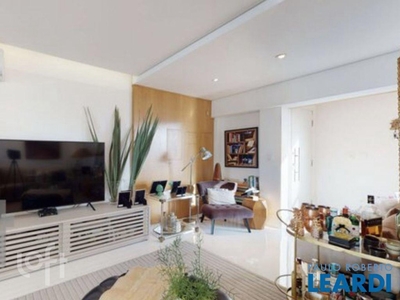 Apartamento à venda em Moema Pássaros com 180 m², 3 quartos, 3 suítes, 3 vagas