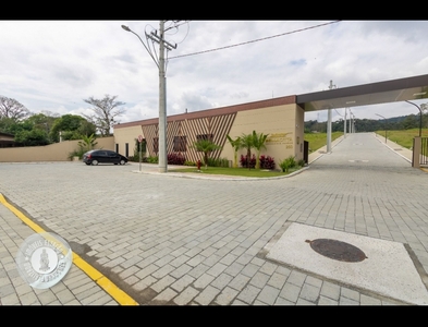 Casa no Bairro Fidelis em Blumenau com 2 Dormitórios e 85.32 m²