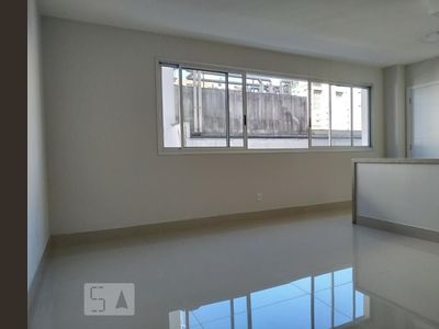 APARTAMENTO no 8º andar com 2 dormitórios e 2 garagens