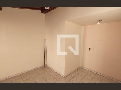 APARTAMENTO no 1º andar com 3 dormitórios e 1 garagem