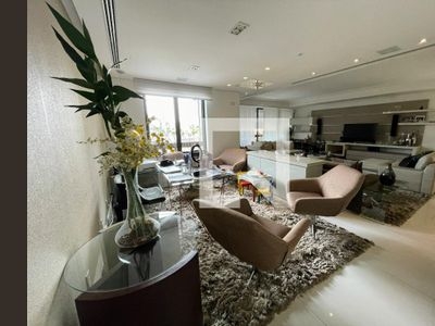 APARTAMENTO no 6º andar com 3 dormitórios e 3 garagens