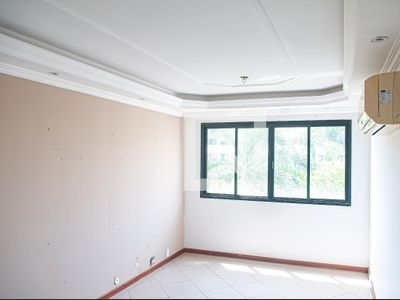 APARTAMENTO no 4º andar com 3 dormitórios e 1 garagem