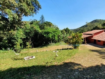 Linda casa com banho natural em Guaramiranga