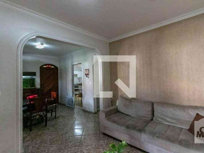 Casa com 3 quartos à venda no bairro Flamengo, 232m²