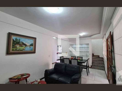 Casa com 4 quartos à venda no bairro Heliópolis, 150m²