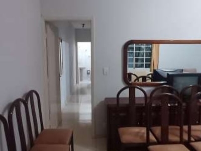 Alugo casa com 2 dorm e 2 vagas de garagem.