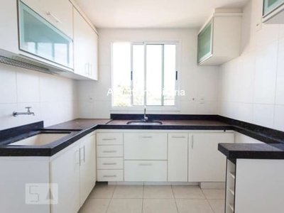 Apartamento á venda no bairro santa mônica com 2 quartos sendo 1 suíte.