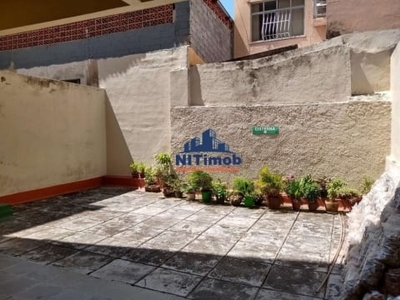 Apartamento localizado na rua visconde de itaboraí no centro de niterói.