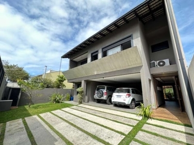 Casa com 3 quartos à venda na cecilia meireles, 367, praia dos amores, balneário camboriú, 320 m2 por r$ 4.500.000