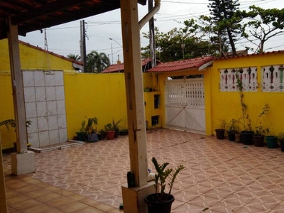 Casa com 3 Quartos e 1 banheiro à Venda, 180 m² por R$ 390.000