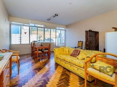 Excelente apartamento em prédio misto no centro histórico pode ser uma sala comercial ou apartamento, iluminado, andar alto, super bem localizada, semi mobiliada com armários planejados, ar condiciona