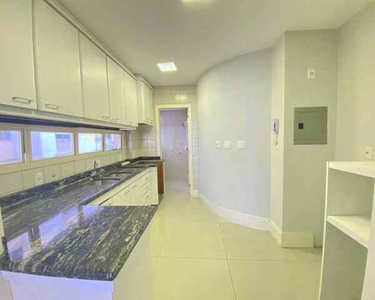 Apartamento com amplo terraço com vista para Beira Mar Norte no Centro - Florianópolis - S