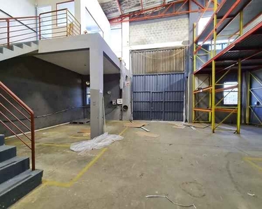 Barracão com 360m² Averbados com Alvará para indústria Química