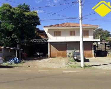 Casa de esquina e sala comercial super bem localizado !