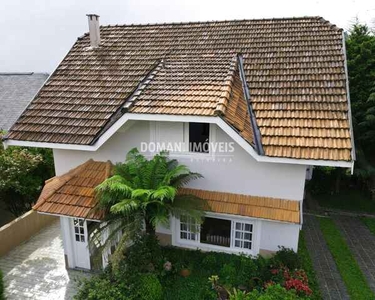 CASA RESIDENCIAL em CAMPOS DO JORDÃO - SP, Região do Alto do Capivari