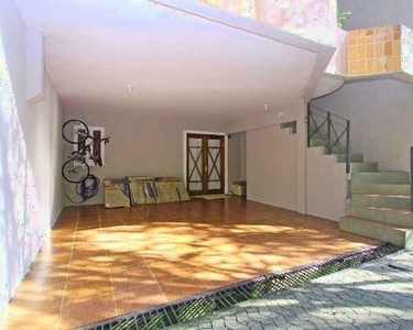 ![CDATA[Casa para Venda - 365m², 3 dormitórios, sendo 3 suites, 2 vagas - Jardim Isabel]