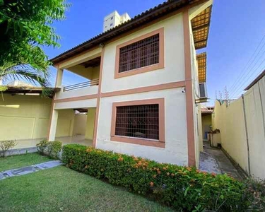 Òtima casa duplex em avenida