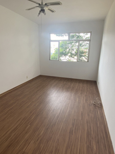 Quarto Amplo com garagem