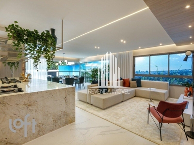 Apartamento à venda em Campo Belo com 131 m², 3 quartos, 2 suítes, 2 vagas